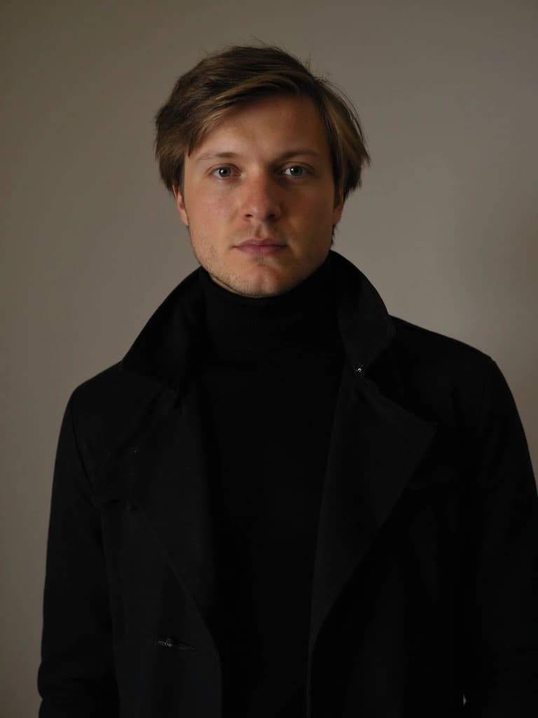 Vaporwave TikTok PFP retro aesthetic pink purple gradient creator